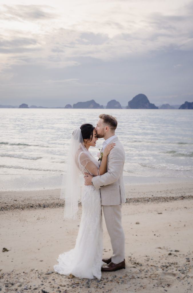 Banyan Tree Krabi Resort Wedding captured by Krabi wedding photographer Daniel Baci